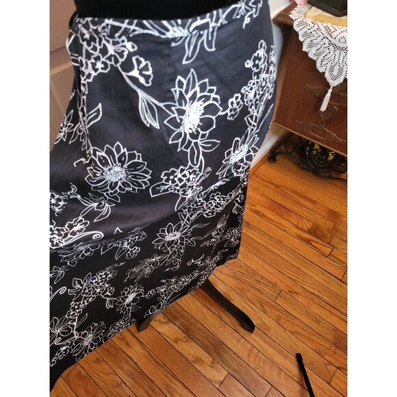Sag Harbor Black/White Floral A-Line Midi Skirt sz 16 Whimsygoth Cottage Boho - Picture 4 of 7